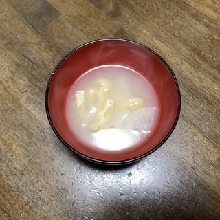 味噌汁レシピ　大根と油揚げの味噌汁